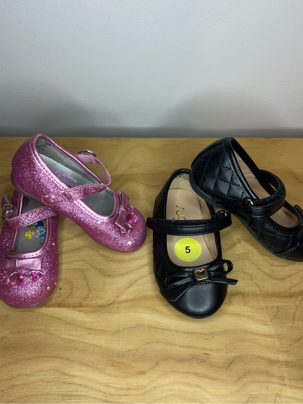 Disney Princess Pink Glittery/Sugar Black Quilted Panel Toddler Shoes Sz 5